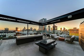 Sky lounge & outdoor terrace